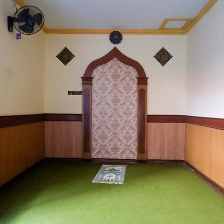 Urbanview Hotel Dedy Jaya Brebes エクステリア 写真