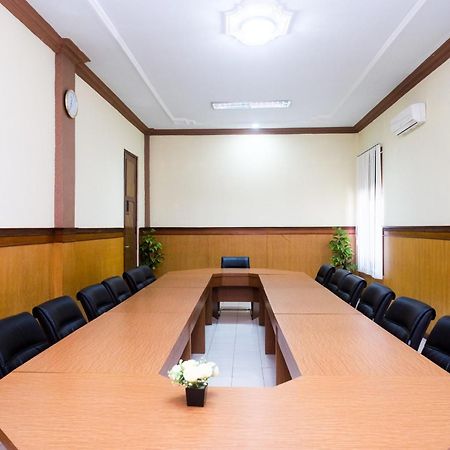 Urbanview Hotel Dedy Jaya Brebes エクステリア 写真