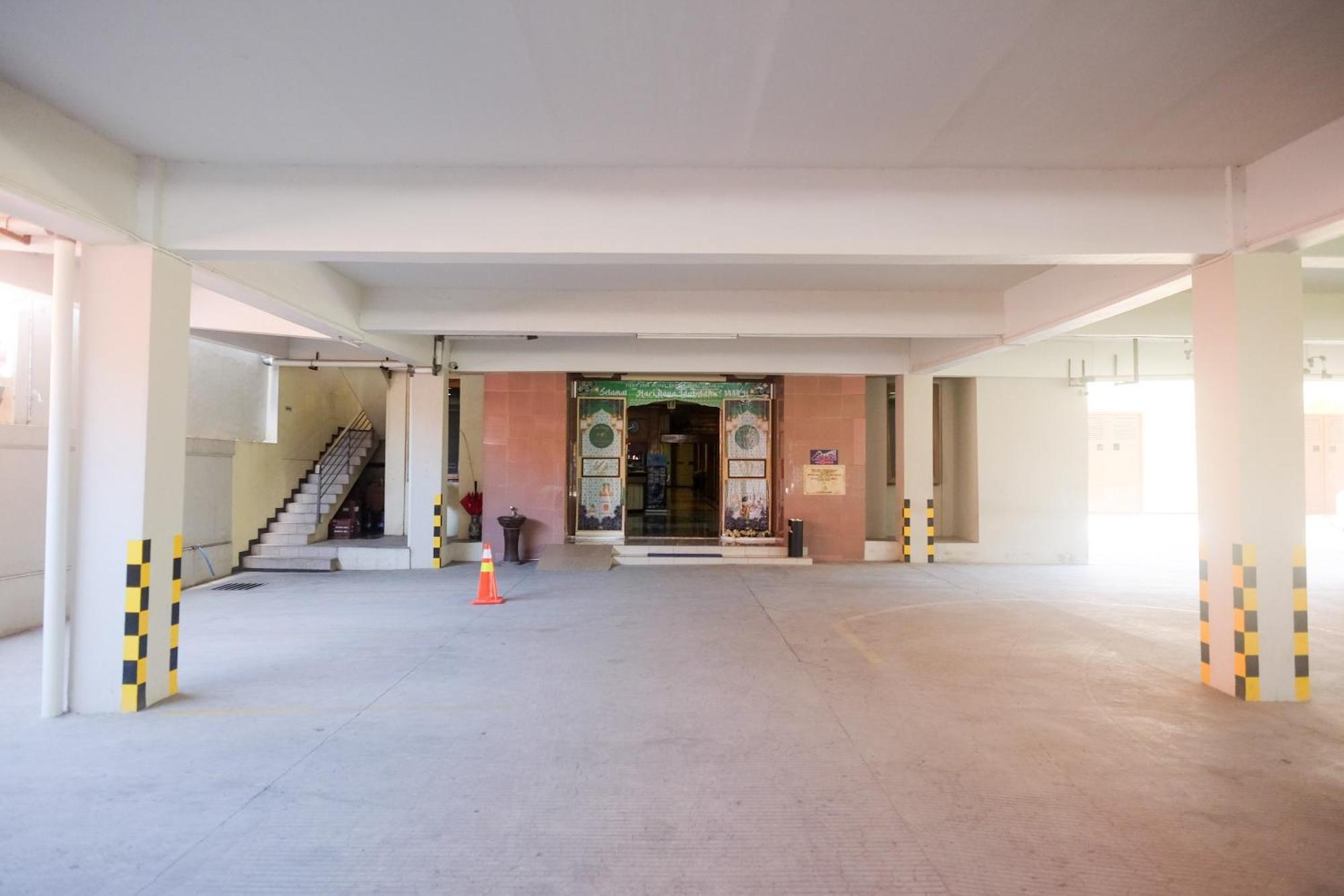 Urbanview Hotel Dedy Jaya Brebes エクステリア 写真