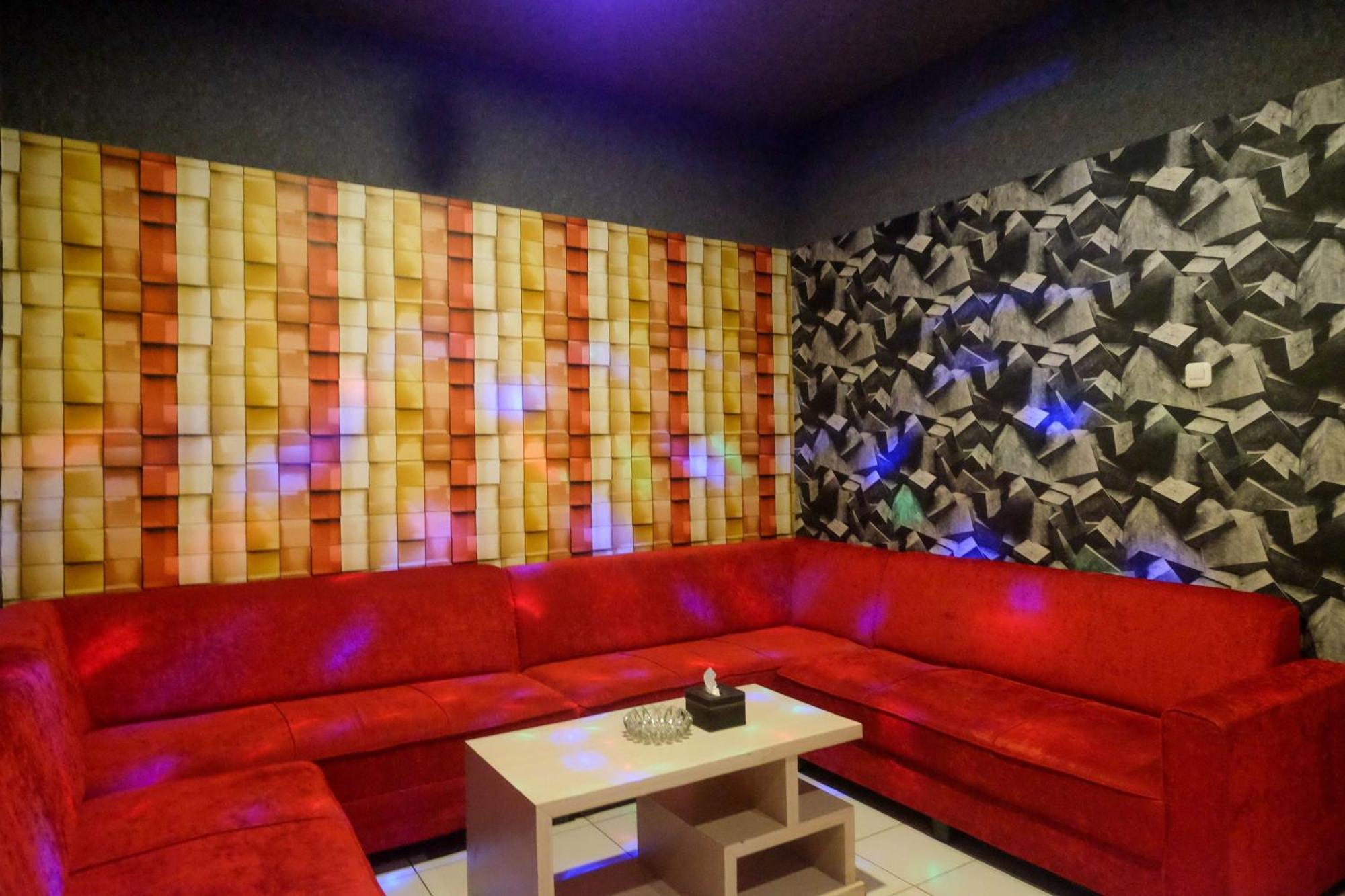 Urbanview Hotel Dedy Jaya Brebes エクステリア 写真