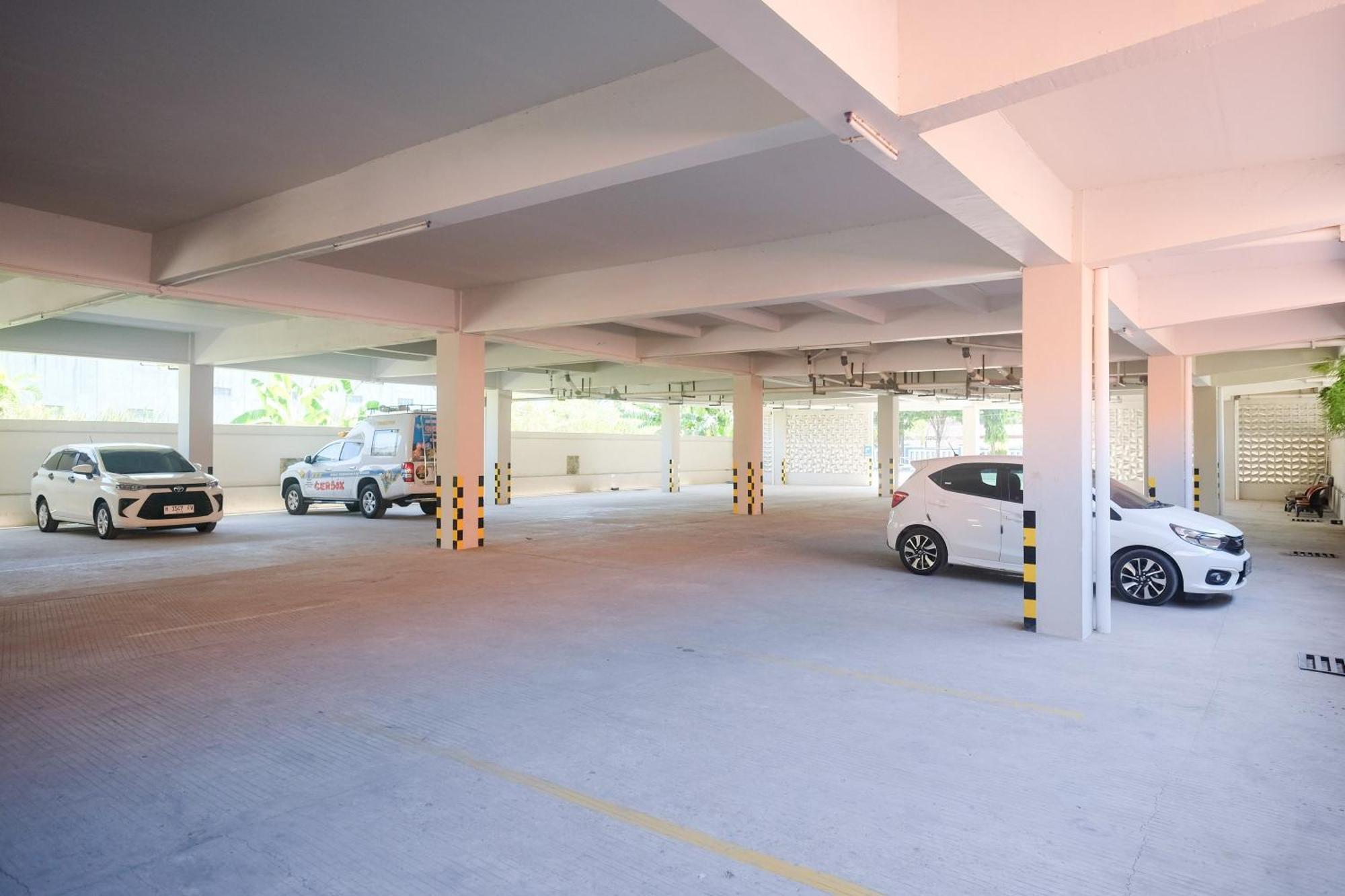 Urbanview Hotel Dedy Jaya Brebes エクステリア 写真