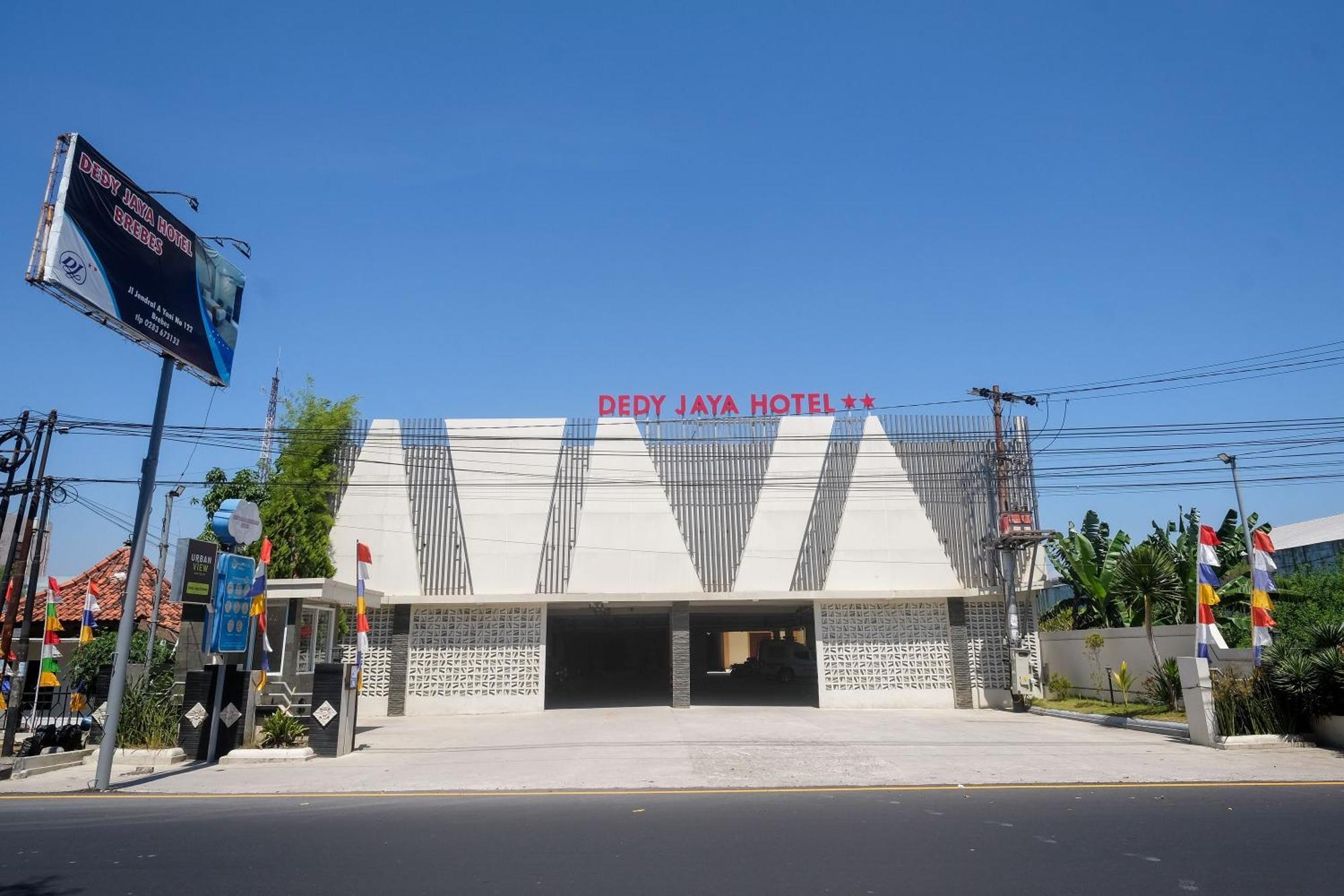Urbanview Hotel Dedy Jaya Brebes エクステリア 写真