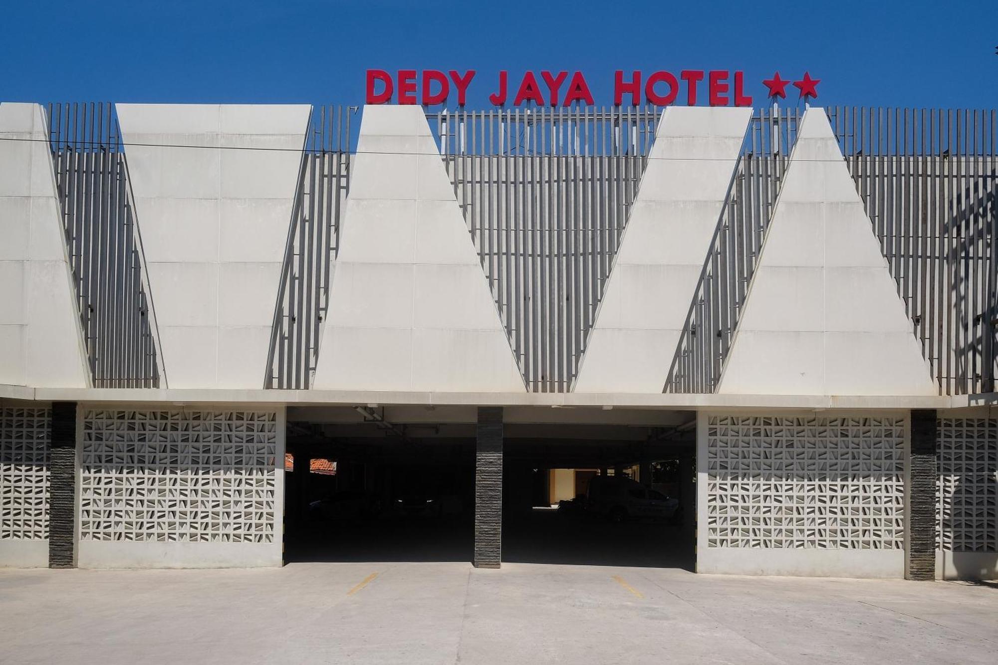 Urbanview Hotel Dedy Jaya Brebes エクステリア 写真