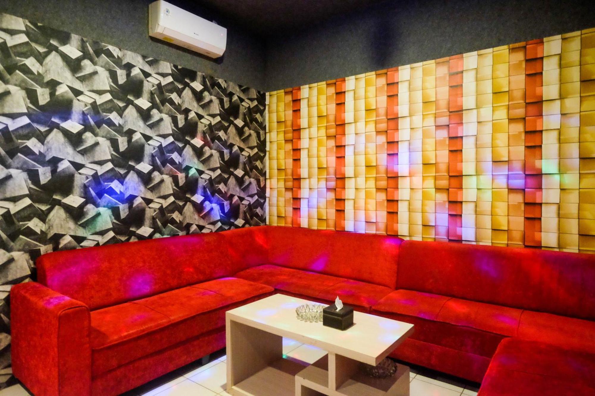 Urbanview Hotel Dedy Jaya Brebes エクステリア 写真