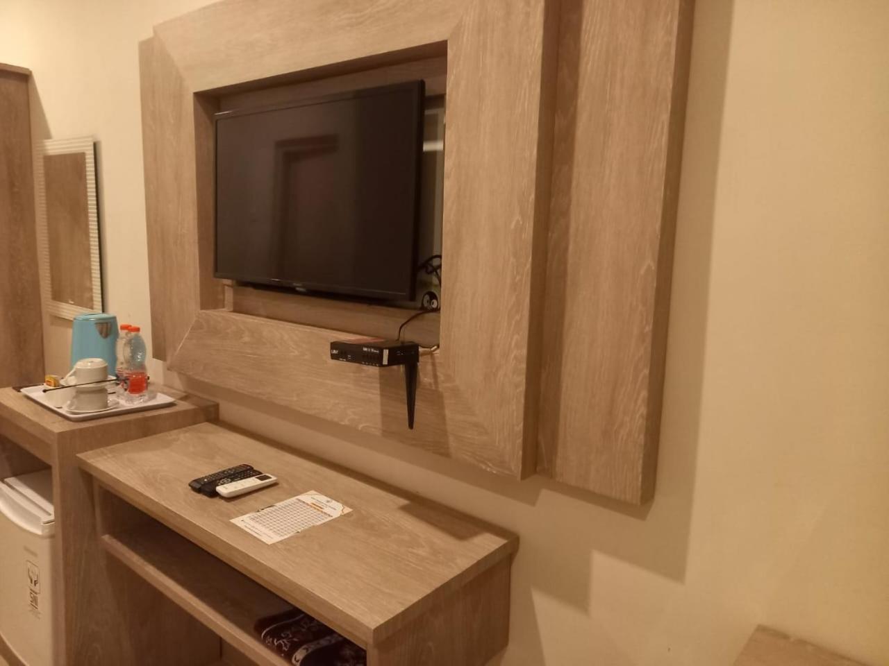 Urbanview Hotel Dedy Jaya Brebes エクステリア 写真